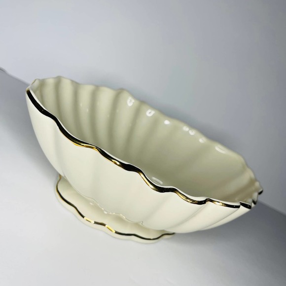 Vintage Ceramic Bowl Teleflora Ribbed Shell Scalloped with Gold Trim Bowl - Picture 1 of 6
